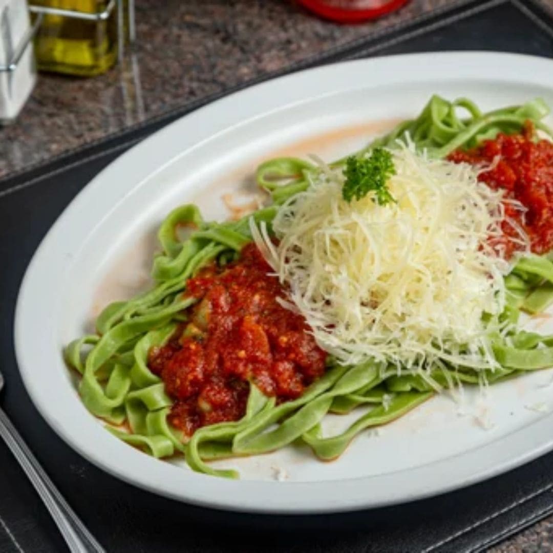 Fetuccini Espinaca Salsa Pomodoro