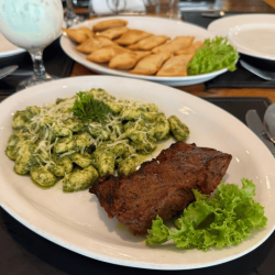 Gnochi Pesto Lomo Grillé